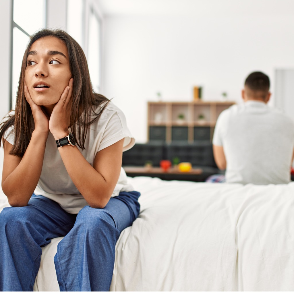 young-latin-couple-in-trouble-sitting-on-the-bed-with-hands-on-head.jpg_s1024x1024wisk20cxwiufV-TZ7_o9g2pRSmhJShJICP52eQn1qNq_1TyYqY.jpg